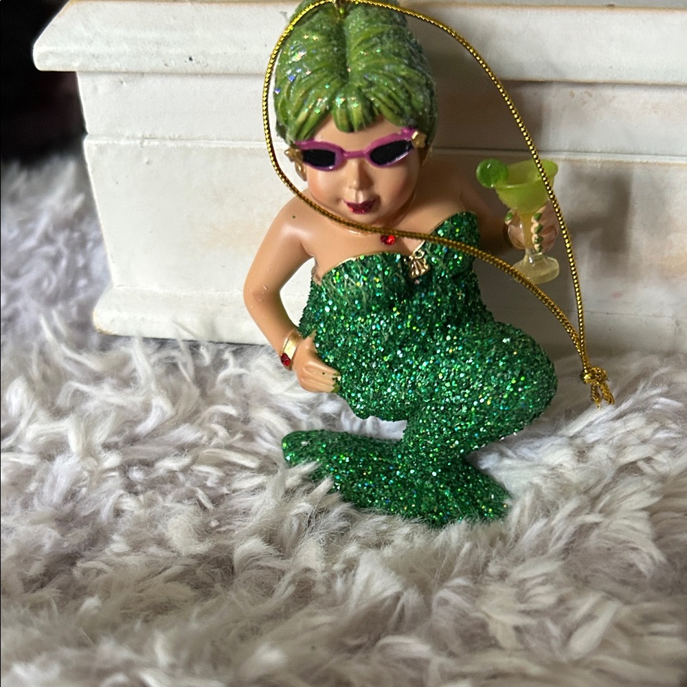 Margarita III Figurine - Green Mermaid - Picture 4 of 8